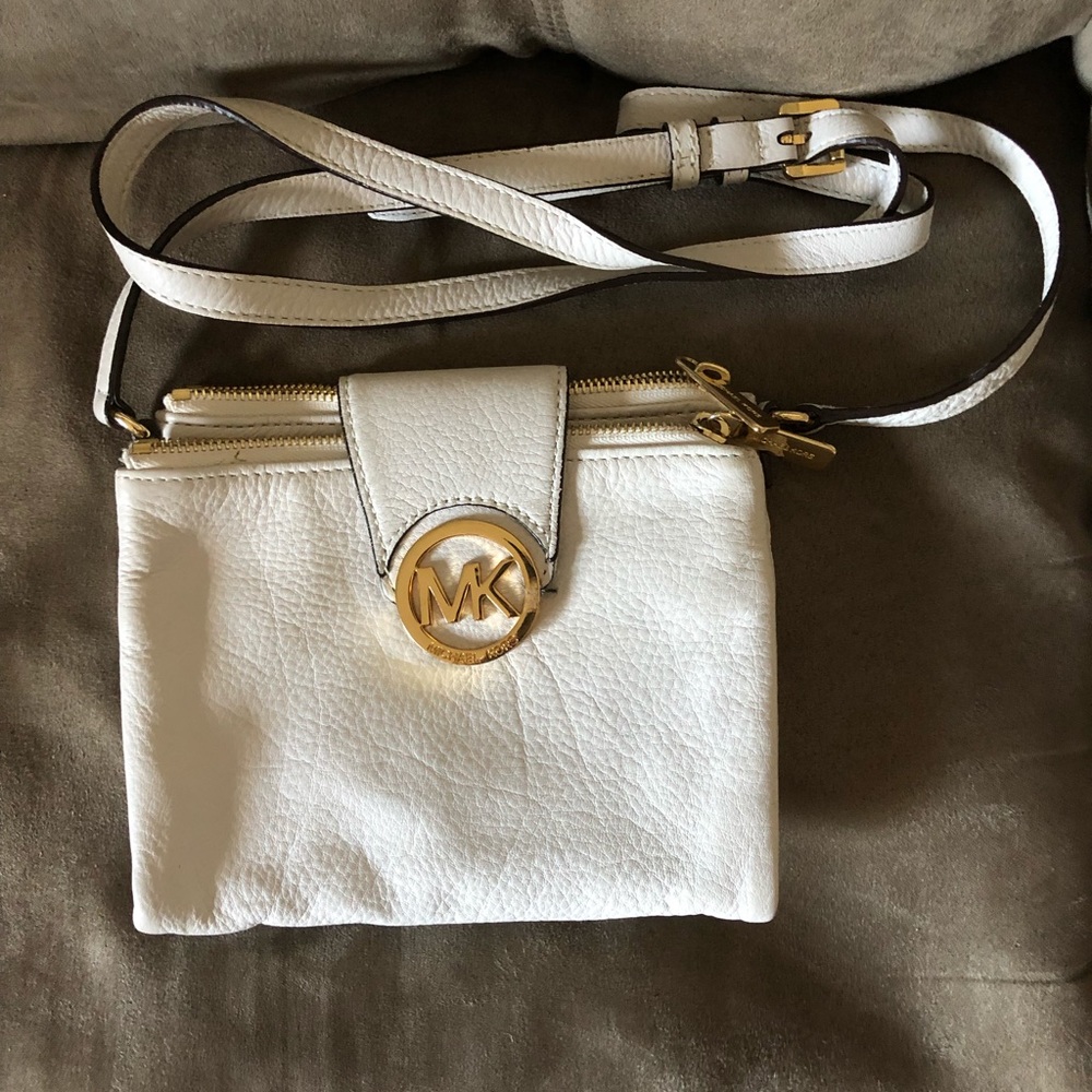 Slightly used Michael kors crossbody